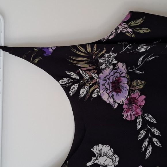 Reitmans black floral blouse - Picture 1 of 3